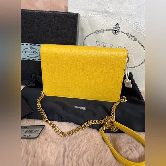 Prada miniborse Saffiano leather Yellow Crossbody Bag with Chain Strap - Picture 3 of 8